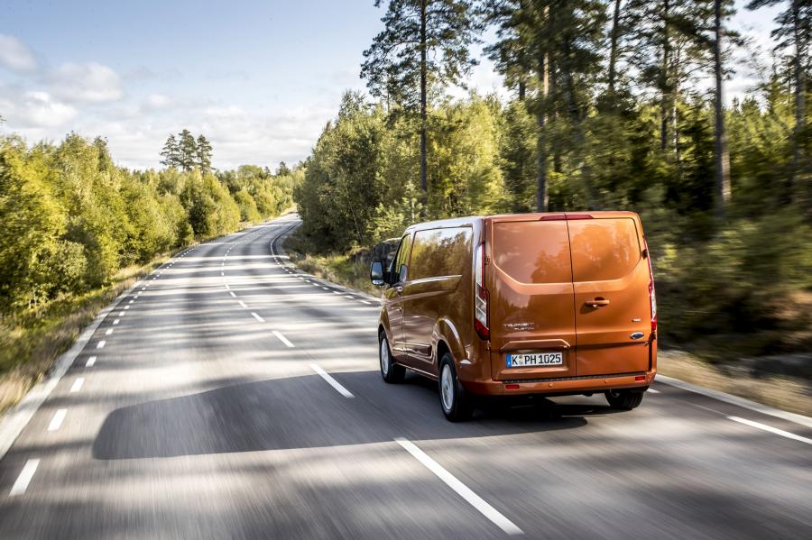  Ford Transit Custom PHEV 2018 года  (WW) (фото 4 из 21)